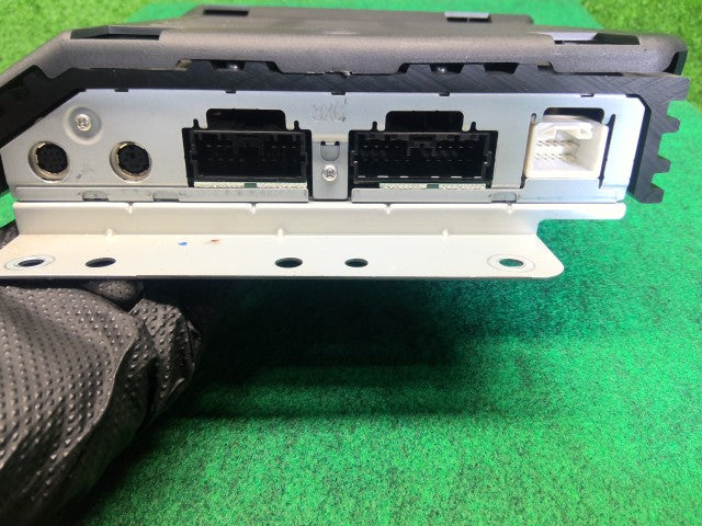 【中古】デリカＤ5 DBA-CV5W オーディオアンプ 8701A222
