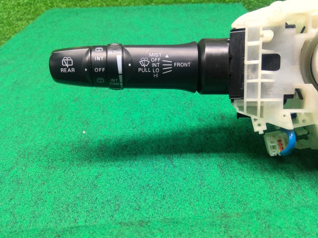 【中古】デリカＤ5 DBA-CV5W ディマースイッチ 8600A829