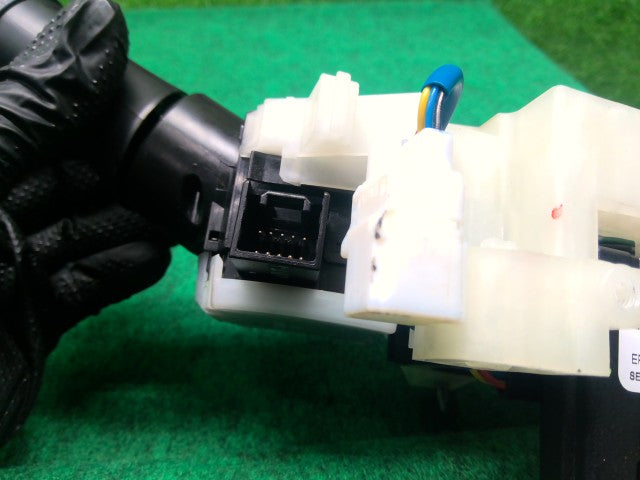 【中古】デリカＤ5 DBA-CV5W ディマースイッチ 8600A829