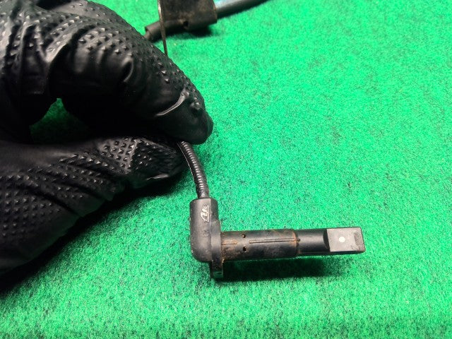 【中古】デリカＤ5 DBA-CV5W 右リア用 ＡＢＳセンサー
