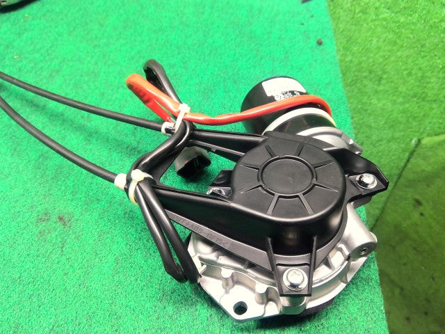 【中古】デリカＤ5 DBA-CV5W 左パワースライドドアモーター 5780A009