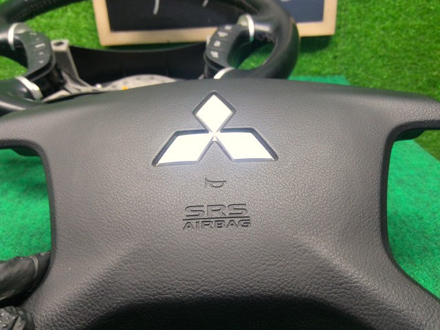 【中古】デリカＤ5 DBA-CV5W ステアリングホイール 4400A201XA