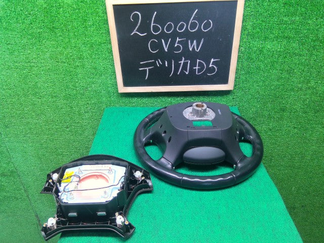 【中古】デリカＤ5 DBA-CV5W ステアリングホイール 4400A201XA