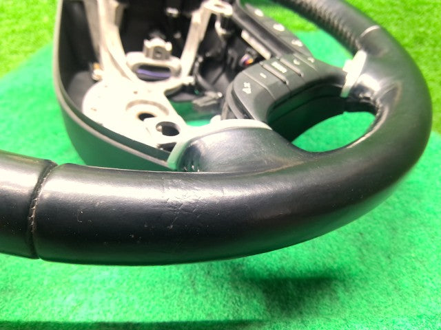 【中古】デリカＤ5 DBA-CV5W ステアリングホイール 4400A201XA