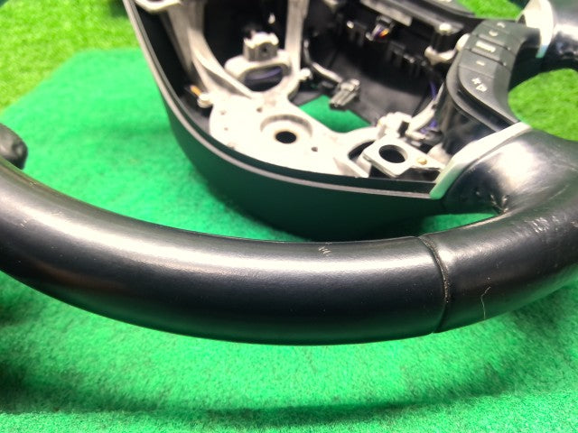 【中古】デリカＤ5 DBA-CV5W ステアリングホイール 4400A201XA