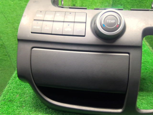 ステップワゴン Ａ／Ｃスイッチパネル DBA-RG1 79620-SLJ-952ZA
