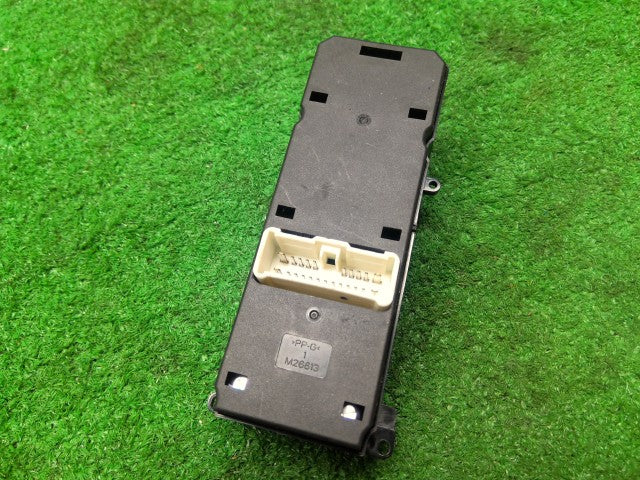 ステップワゴン パワーウインドウスイッチ DBA-RG1 35750-SLJ-003