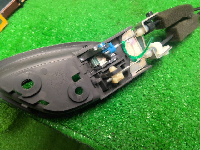 ステップワゴン 右Ｆドアロックソレノイド DBA-RG1 72110-SLJ-J11