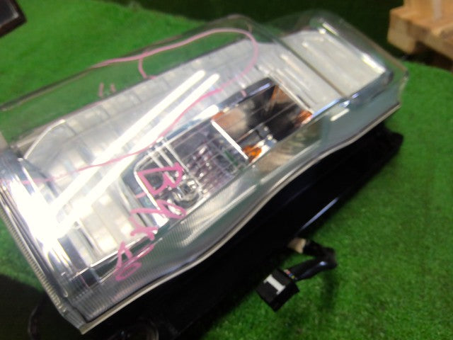 タント 左テールランプ DBA-LA600S 81560-B2671