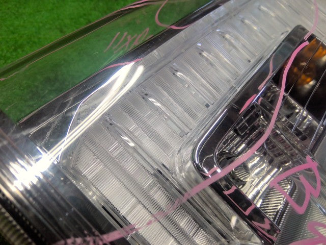 タント 左テールランプ DBA-LA600S 81560-B2671
