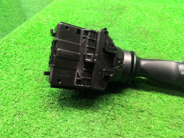 タント ライトスイッチ DBA-LA600S 84140-B2160