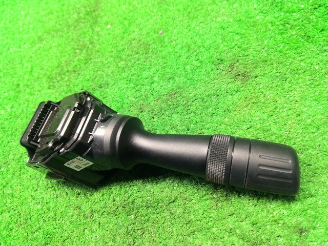 タント ライトスイッチ DBA-LA600S 84140-B2160