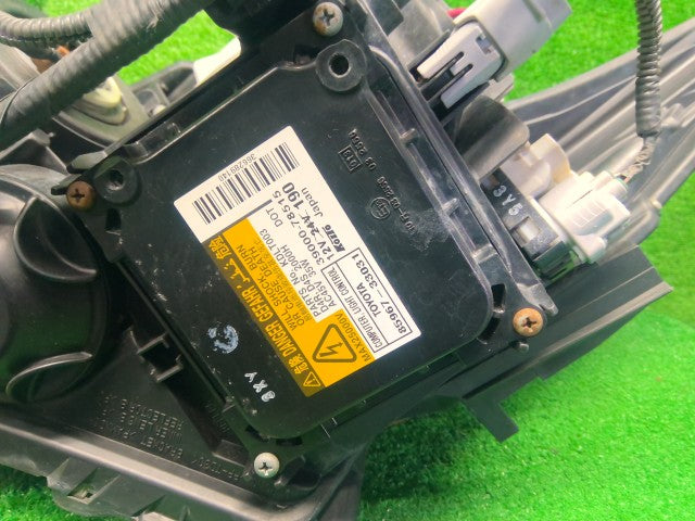 プリウス 右ヘッドランプＡＳＳＹ DAA-ZVW30 81145-47571