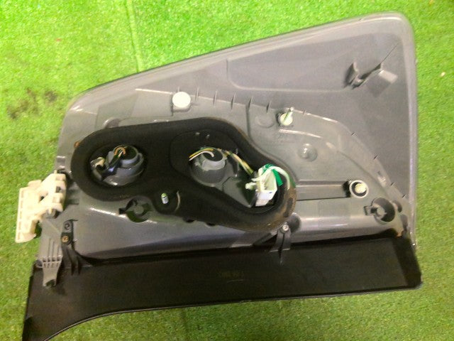 プリウス テールランプ左右セット DAA-ZVW30 81550-47240