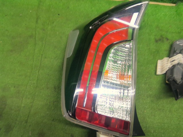プリウス テールランプ左右セット DAA-ZVW30 81550-47240