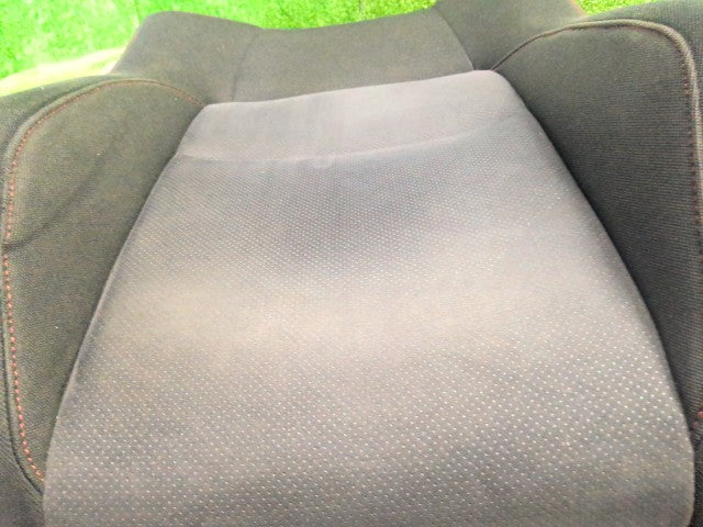 プリウス ドライバーシート DAA-ZVW30 71610-47241