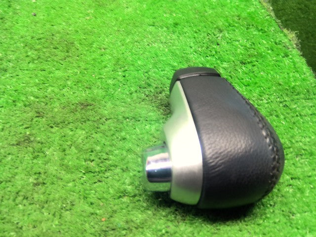 キャスト 内装部品 DBA-LA260S 33504-B2190-C1