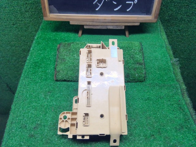 【中古】ハイゼット EBD-S510P ヒューズボックス 82600-B5010-