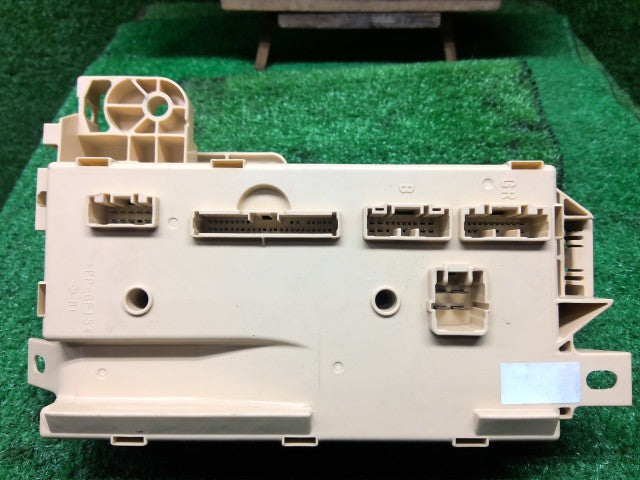 【中古】ハイゼット EBD-S510P ヒューズボックス 82600-B5010-