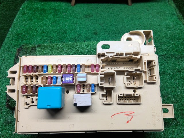 【中古】ハイゼット EBD-S510P ヒューズボックス 82600-B5010-