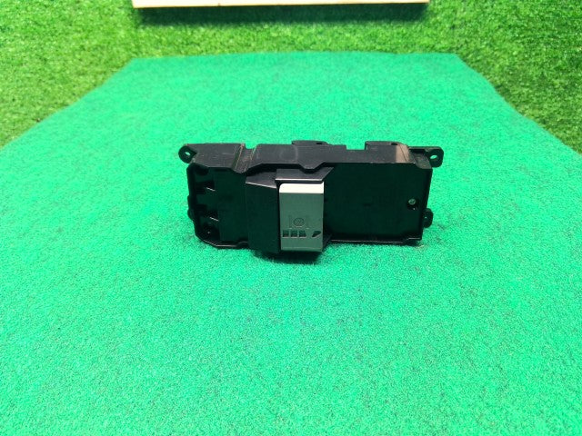 Ｎ－ＢＯＸ パワーウインドウスイッチ DBA-JF2 35750-TY0-J01