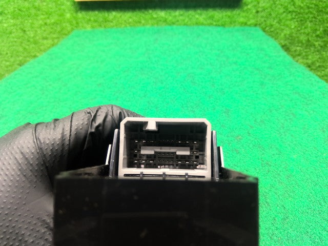 Ｎ－ＢＯＸ パワーウインドウスイッチ DBA-JF2 35750-TY0-J01