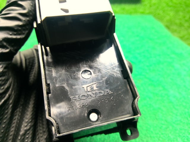 Ｎ－ＢＯＸ パワーウインドウスイッチ DBA-JF2 35750-TY0-J01