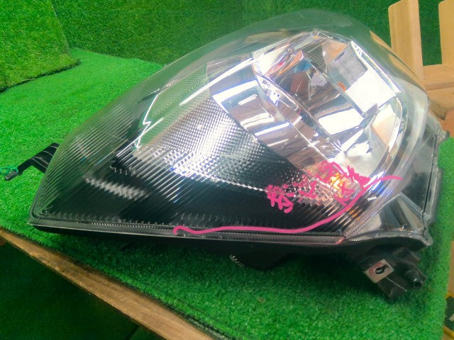 ミライース 右ヘッドランプＡＳＳＹ DBA-LA350S 81130-B2660