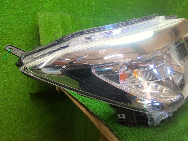 ソリオ 右ヘッドランプＡＳＳＹ DAA-MA36S 35120-81P00
