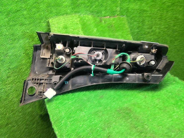 Ｎ－ＢＯＸ 右テールランプ DBA-JF1 33501-TY0-J51
