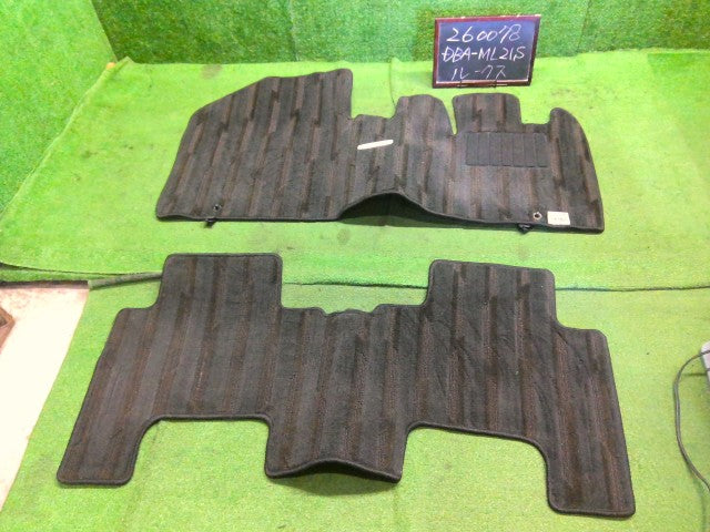 ルークス フロアマット DBA-ML21S