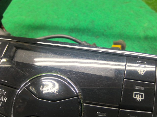 【中古】セレナ DAA-HFC26 カーナビゲーション B8260-1VA20