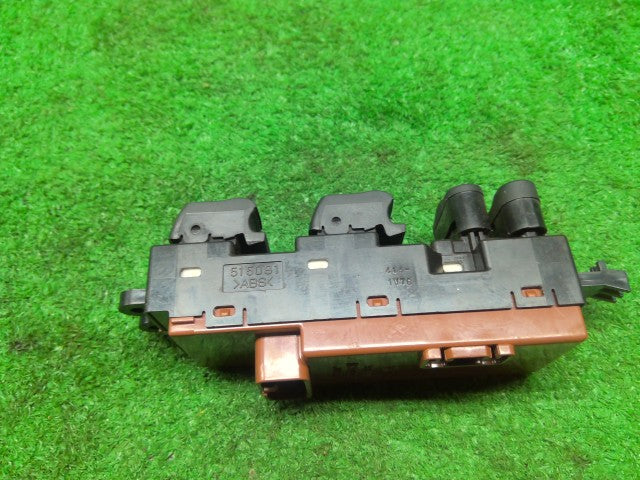 Ｒ２ パワーウインドウスイッチ CBA-RC2 83071KG040