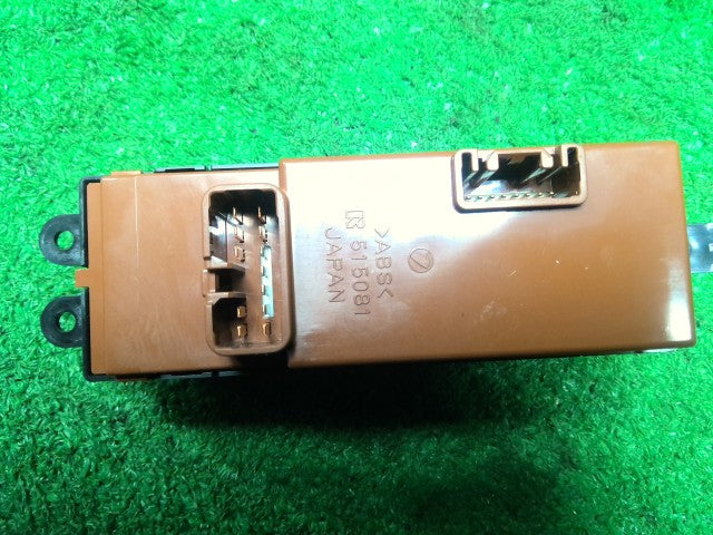 Ｒ２ パワーウインドウスイッチ CBA-RC2 83071KG040