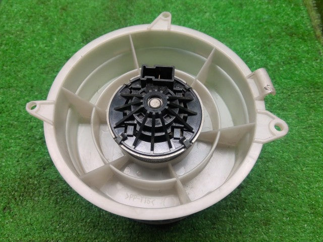Ｒ２ ヒーターブロアモーター CBA-RC2 72210KG000