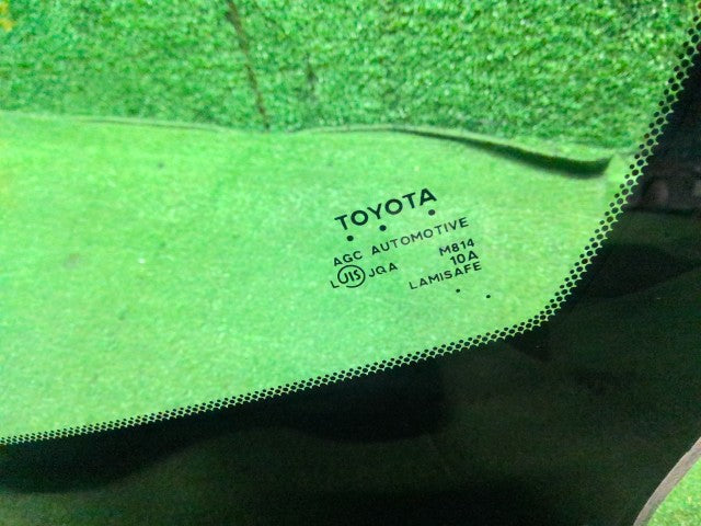 【中古】クラウン DAA-AWS210 フロントウインドガラス 56101-30968