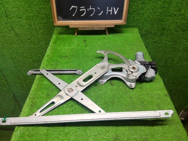 【中古】クラウン DAA-AWS210 右フロントドアレギュレータ・モーター 69801-30280