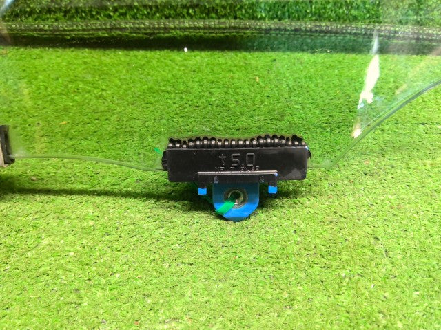 【中古】クラウン DAA-AWS210 右フロントドアガラス 68101-30860