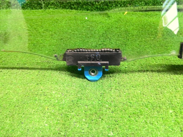 【中古】クラウン DAA-AWS210 右フロントドアガラス 68101-30860
