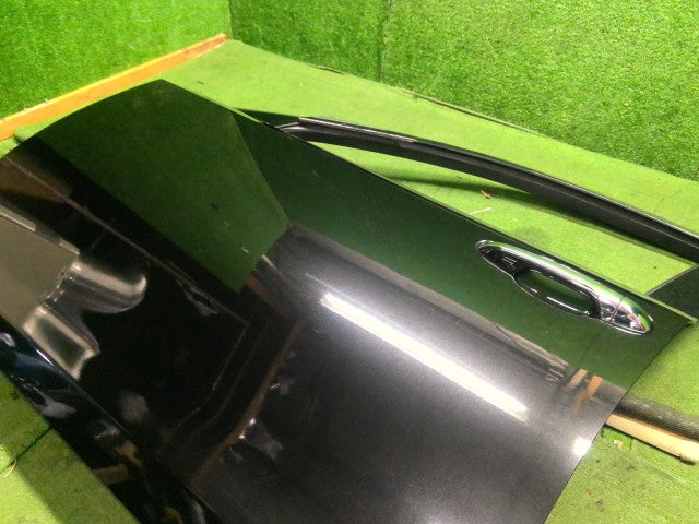 【中古】クラウン DAA-AWS210 左フロントドアＡＳＳＹ 67002-30A60