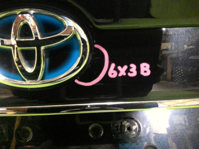 【中古】クラウン DAA-AWS210 トランクリッド 64401-30D30