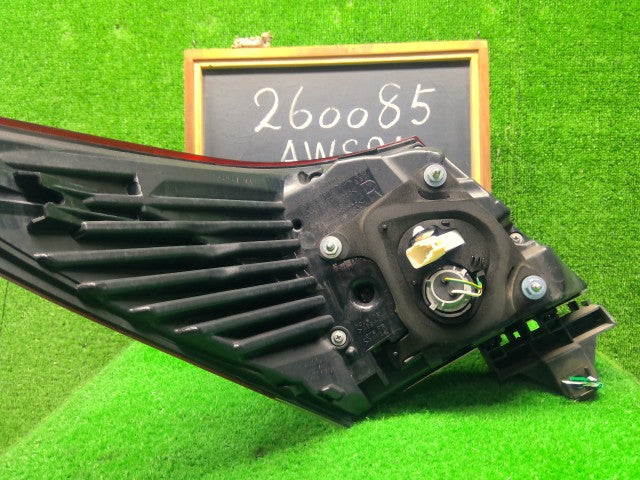 【中古】クラウン DAA-AWS210 右テールランプ 81551-30B60