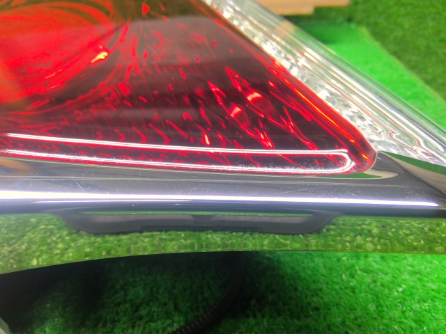 【中古】クラウン DAA-AWS210 右フィニッシャーランプ テールランプ