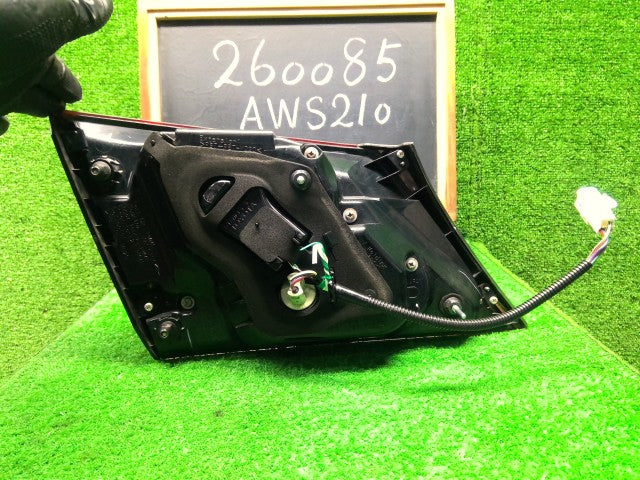 【中古】クラウン DAA-AWS210 右フィニッシャーランプ テールランプ