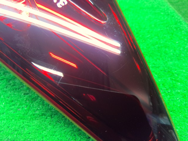 【中古】クラウン DAA-AWS210 左テールランプ 81561-30C50
