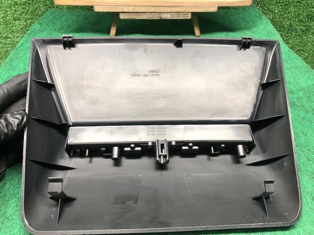【中古】クラウン DAA-AWS210 ハイマウントストップランプ 81006-30100-C0