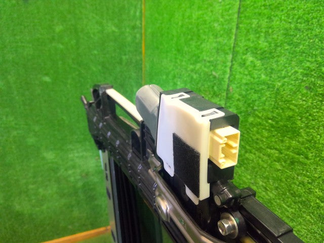 【中古】クラウン DAA-AWS210 サンルーフガラス 63203-30200