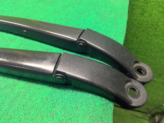 【中古】クラウン DAA-AWS210 フロントワイパーアーム 左右セット