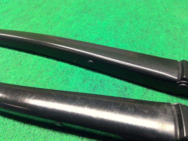 【中古】クラウン DAA-AWS210 フロントワイパーアーム 左右セット