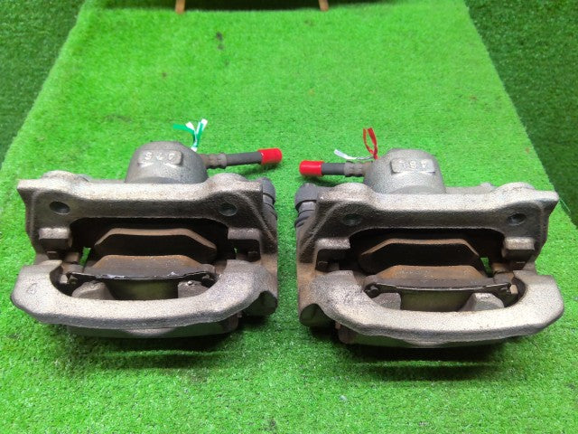 【中古】クラウン DAA-AWS210 左右リアブレーキキャリパーセット 47830-30420